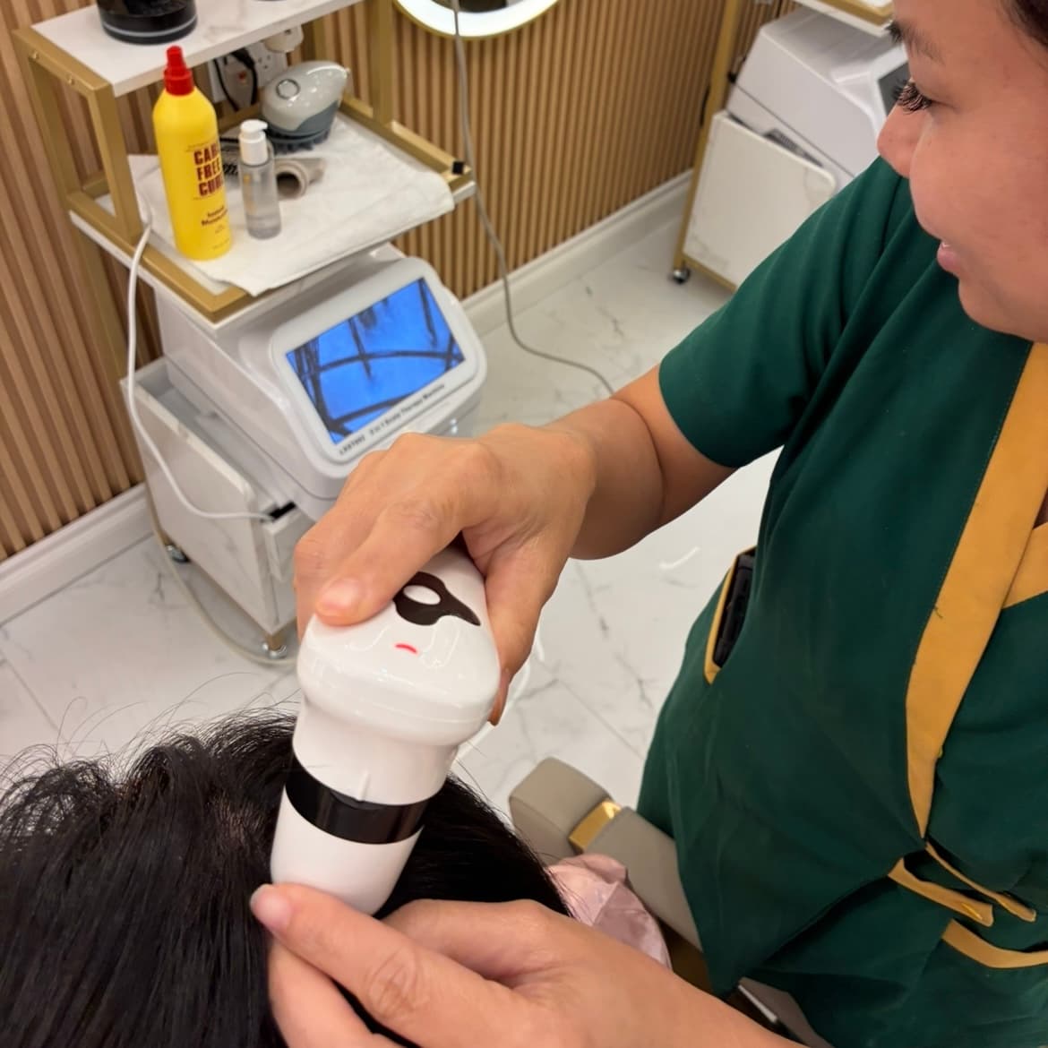 Scalp camera analysis during Lavie Bella's Scalp Reset treatment